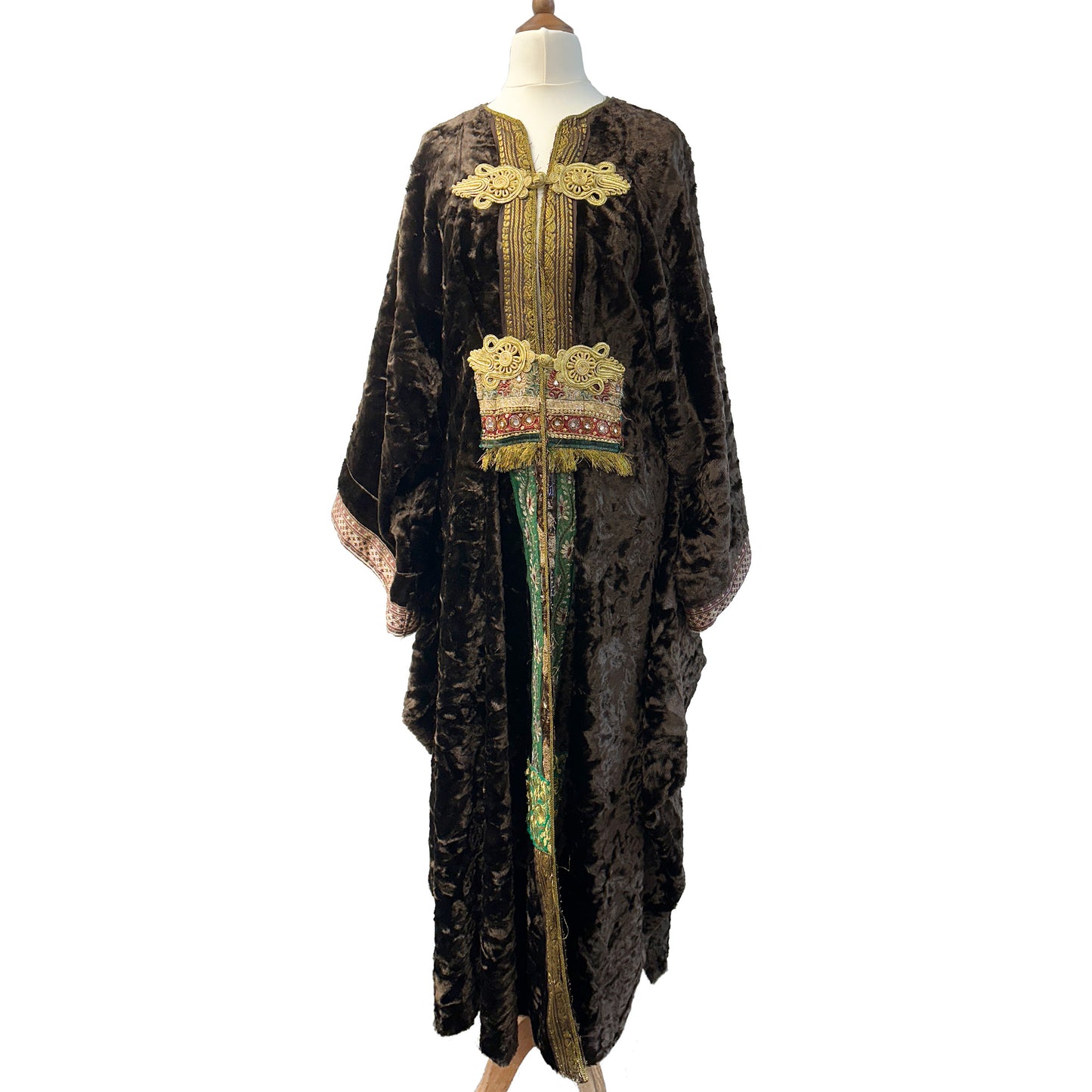 Dission Regal Velvet Embroidered Kaftan