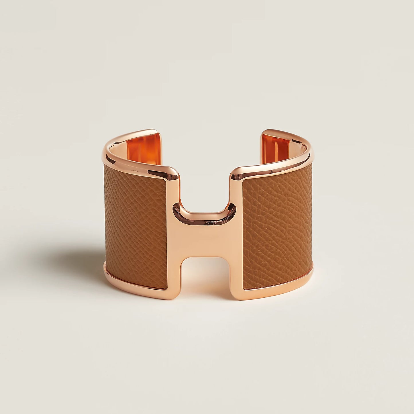 olympe-cuff-bracelet--500179FD37-0-0-2000-2000_g.jpg