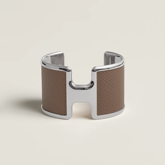 olympe-cuff-bracelet--500179FK18-0-0-2000-2000_g.jpg